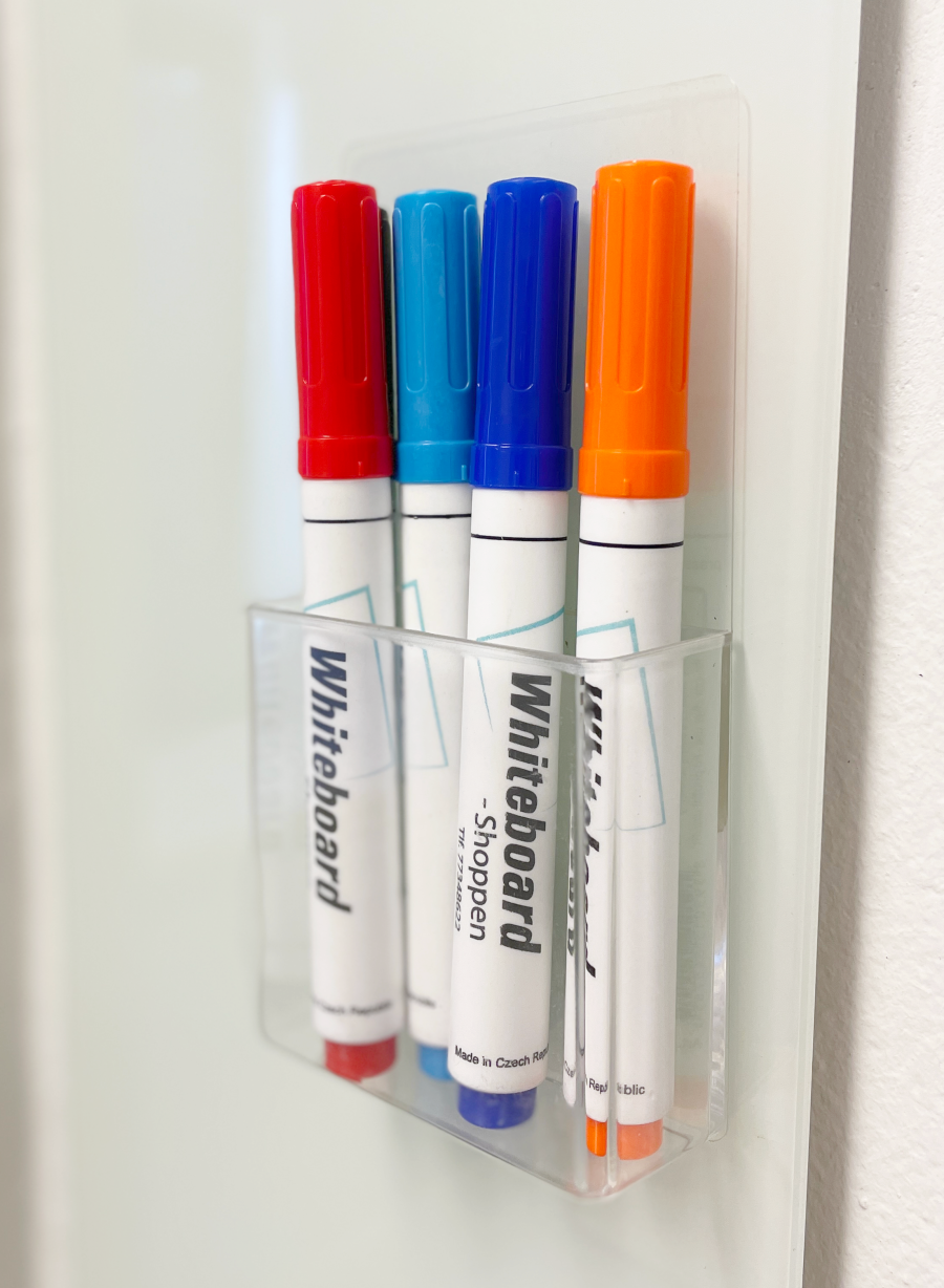 Aftagelig genanvendelig penneholder