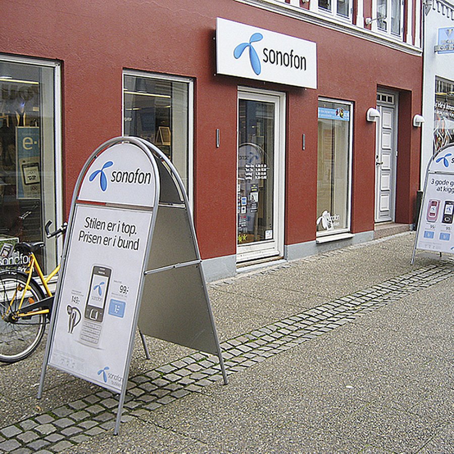 Expo Gotik Gadeskilt med logoplade - 70x100 cm - hvid #19