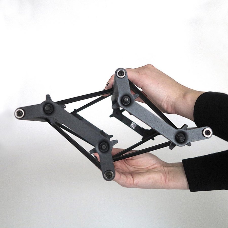 Crown Truss 15 v&aelig;g - sort