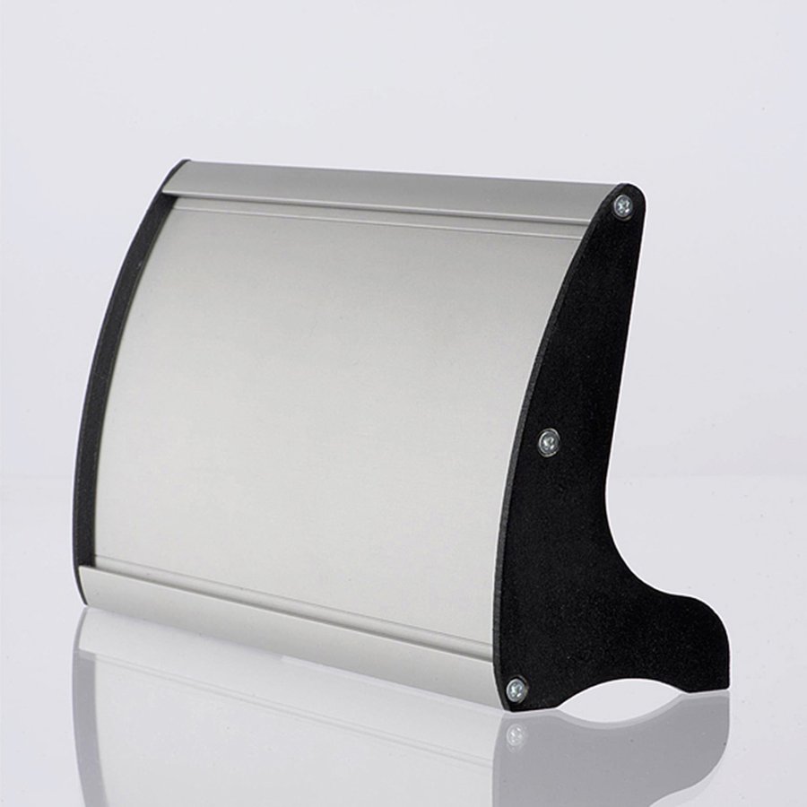 Navneskilt til bord i aluminium profil, s&oslash;lv/sort - 7,4x15cm