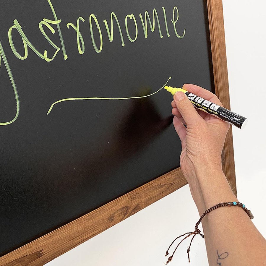 A-skilt kridttavle inkl. 8 stk. kridt-markerpenne, 53 x 67 cm - m&oslash;rkbejdset tr&aelig;