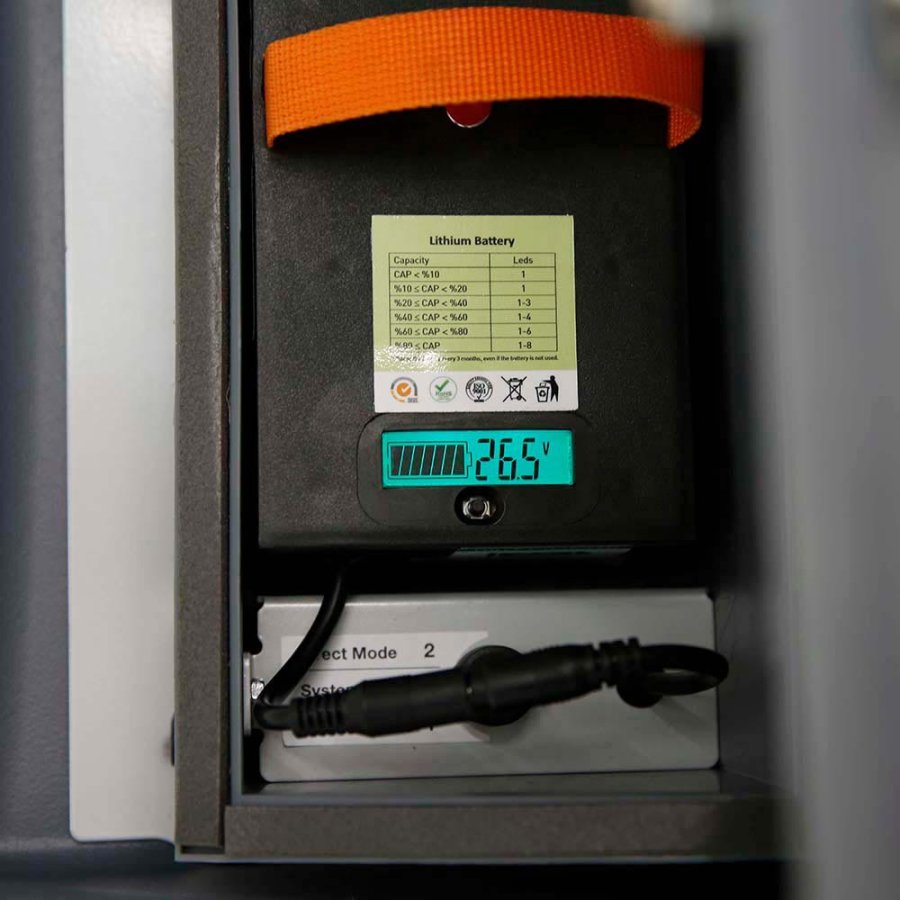 Wind-LED Pro Waterbase Gadeskilt, 44mm ramme,  A1 - inkl. batteri. Sort