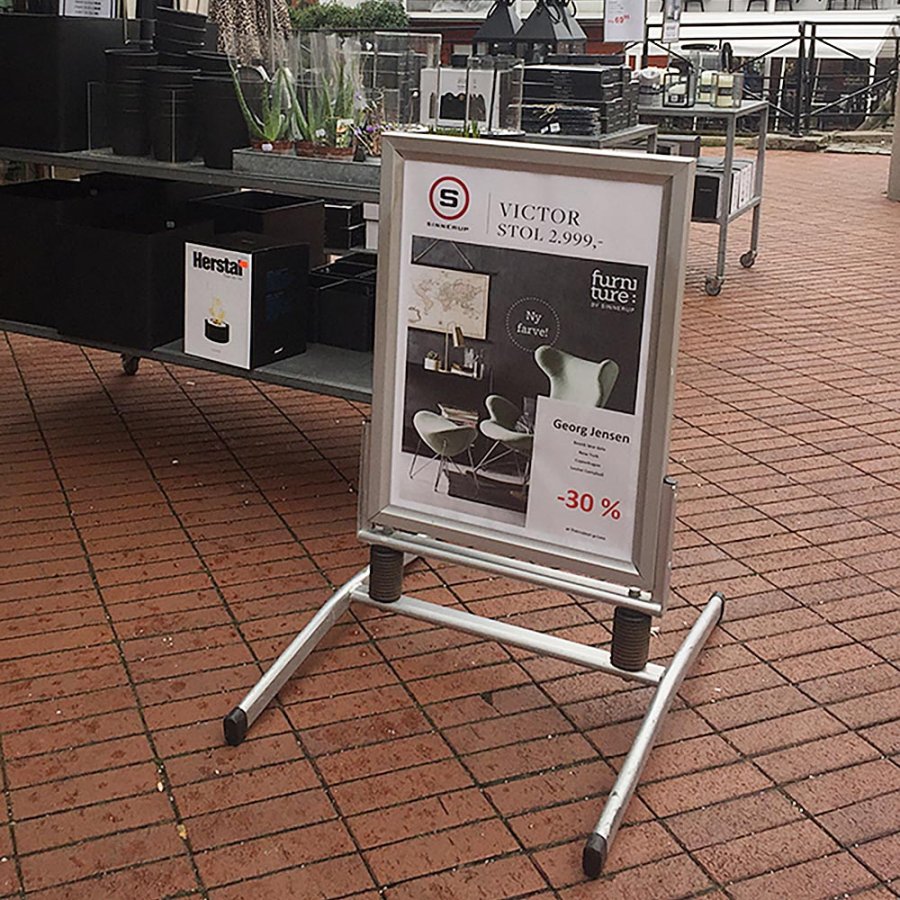 Wind-Line Lux Gadeskilt - A0 - s&oslash;lv