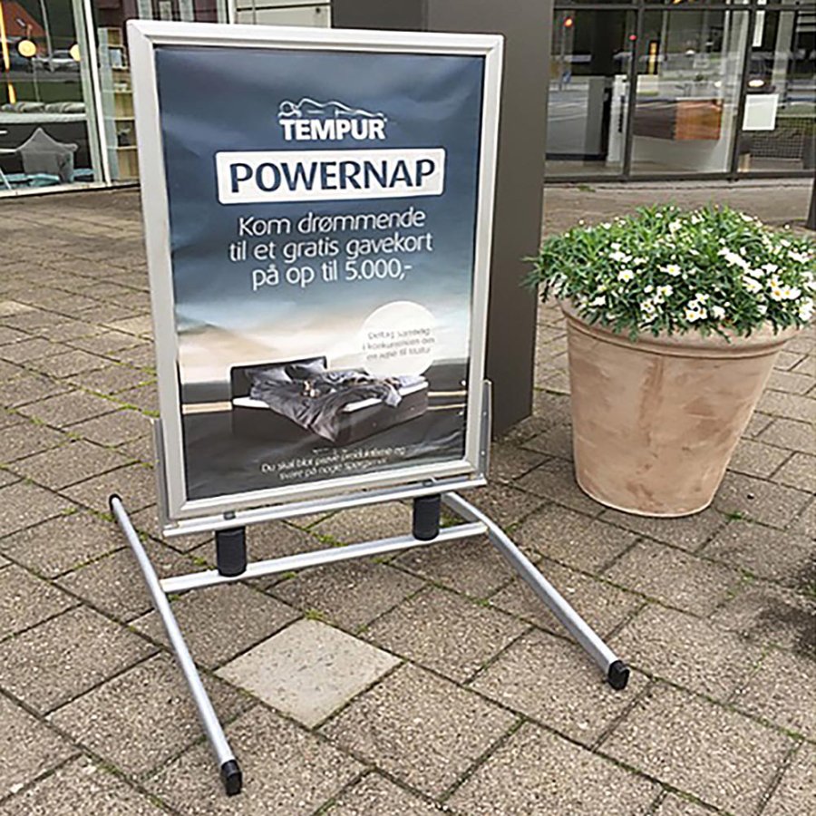 Wind-Line Basic Gadeskilt - 70x100 cm - s&oslash;lv