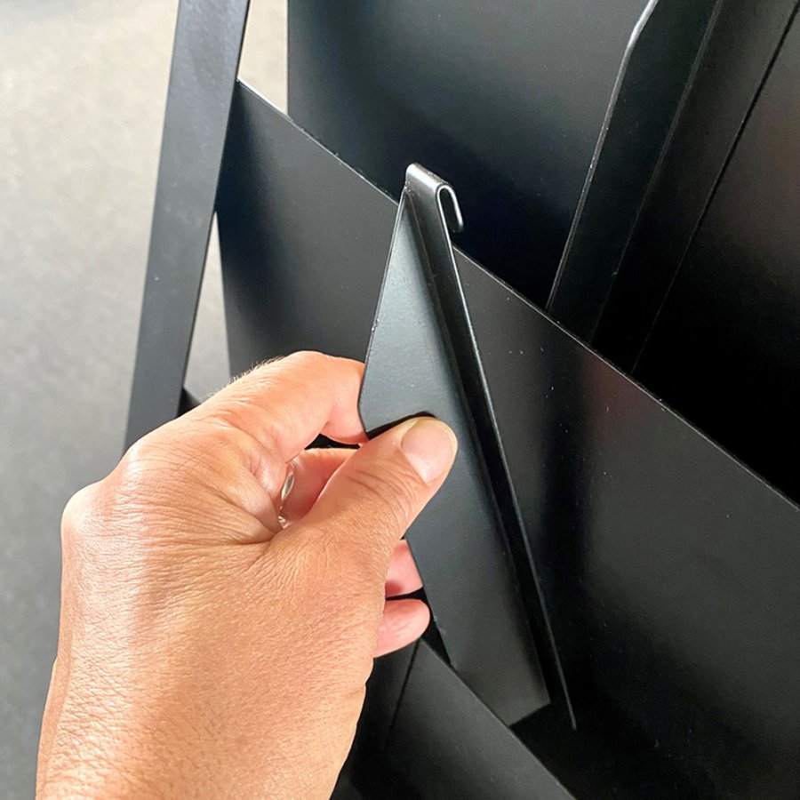Design Stand brochureholder i st&aring;l  A4/M65 med 6/12 rum, sort