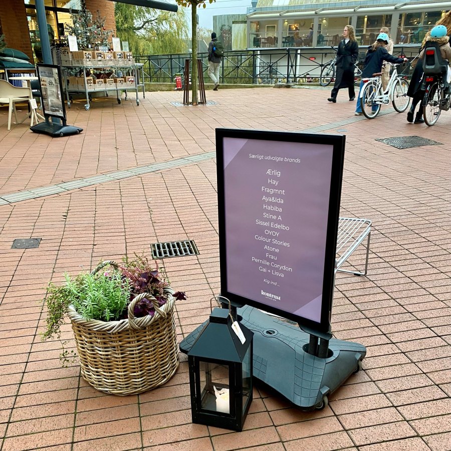 Wind-Sign Waterbase Pro Gadeskilt - s&oslash;lv - 50x70 cm