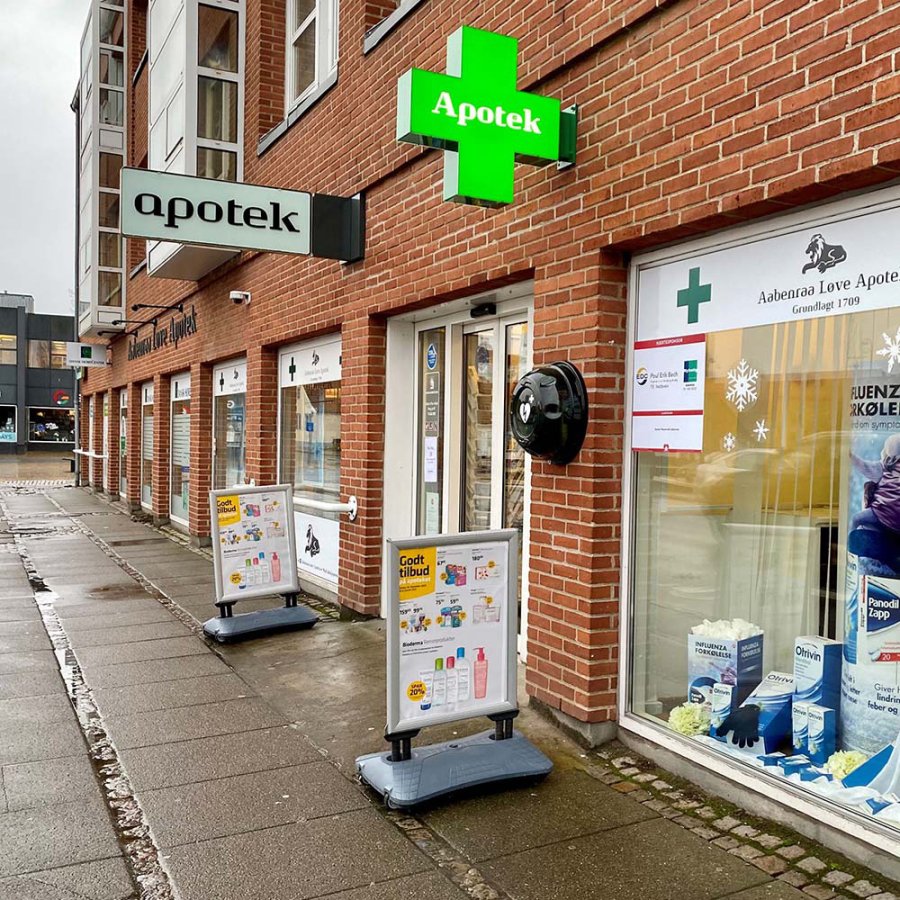 Wind-Sign Waterbase Pro Gadeskilt - s&oslash;lv - A0