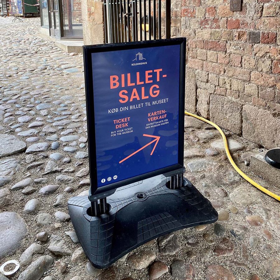 Gadeskilt, Wind-Sign Waterbase Budget, 40 mm aluprofil, Sort, A1 - 59,4 x 84,1 cm