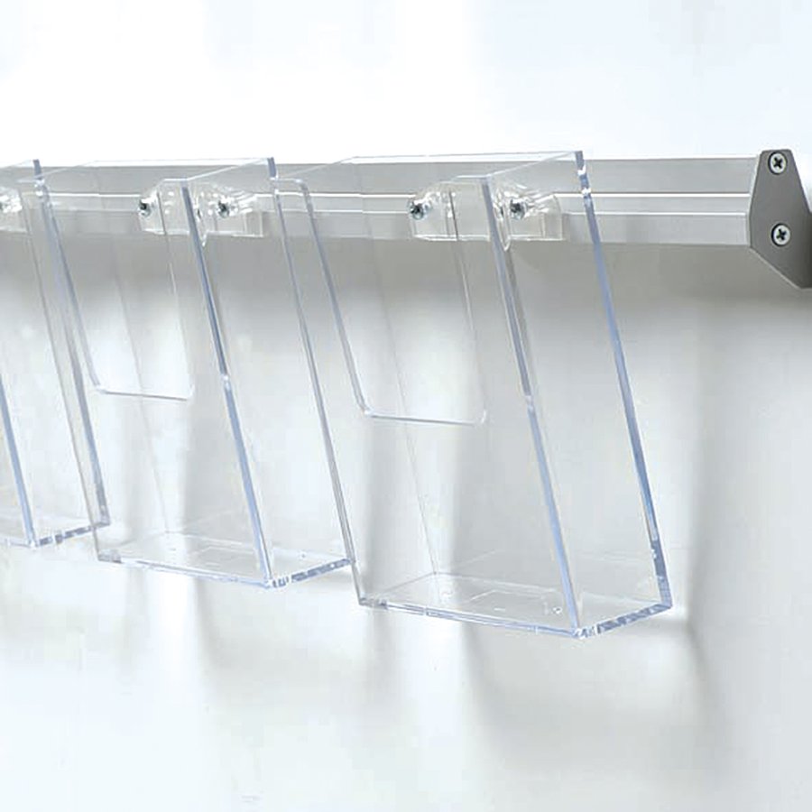 Brochureholder til v&aelig;g, aluliste med 3 stk. M65 akrylholdere