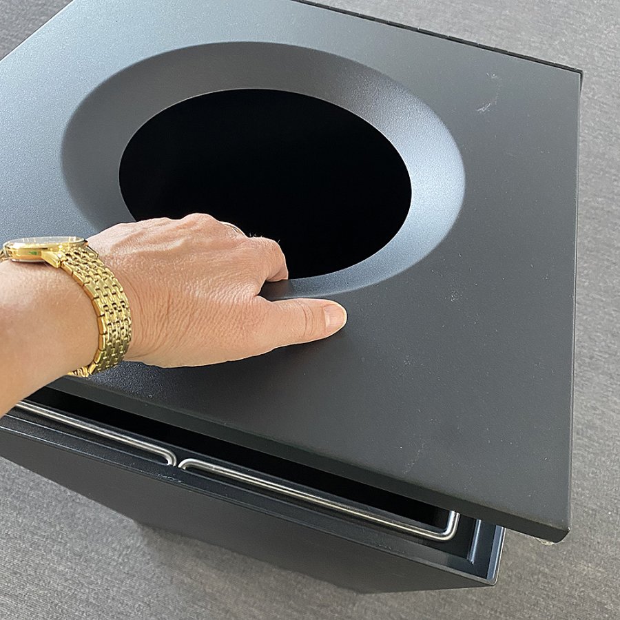 Kubisk affaldsbeholder 120L - Sort