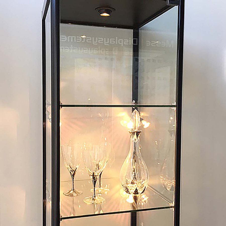 Vitrine, Showcase Tower Solo, Med LED Lys, l&aring;s og underskab, Sort