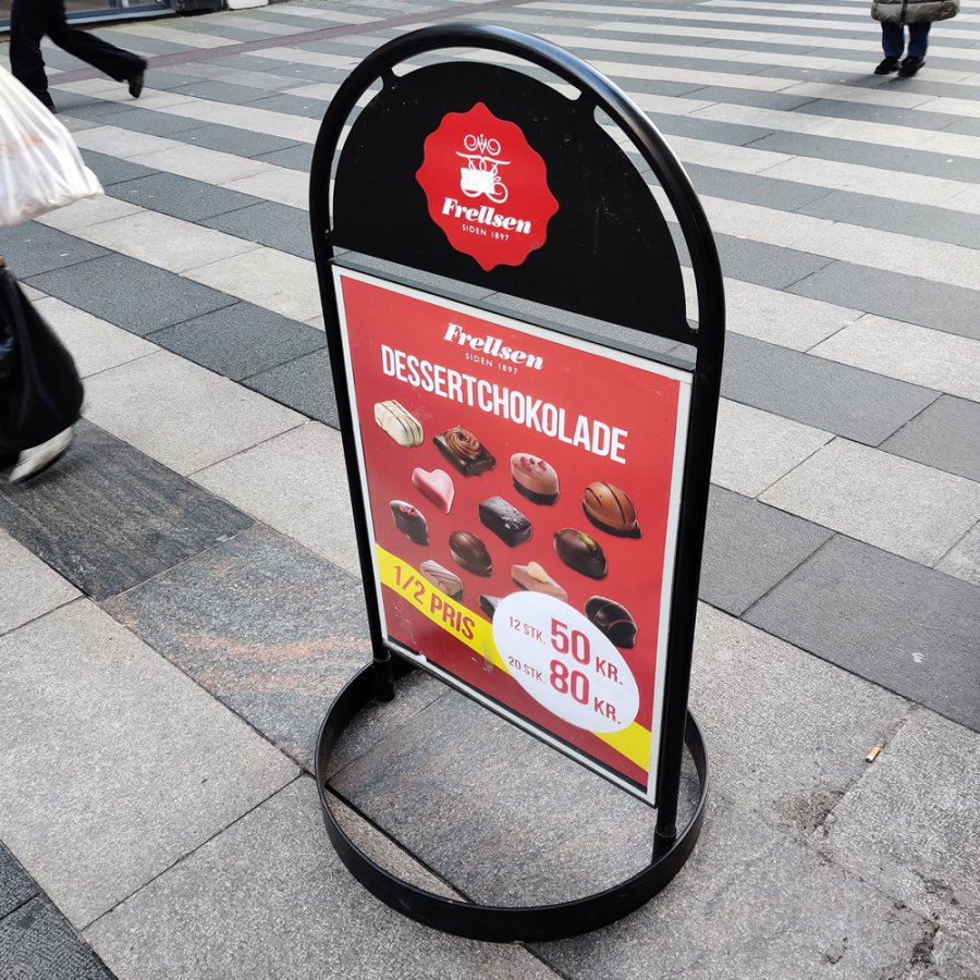 Gadeskilt med logoplade, Gotik Circle, sort, B1 - 70 x 100 cm