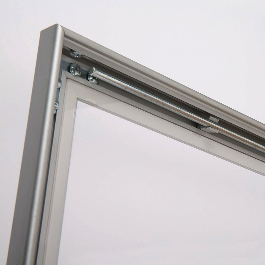 Infobox med L&aring;s (Magnetic Slim), 4 x A4, alu/s&oslash;lv