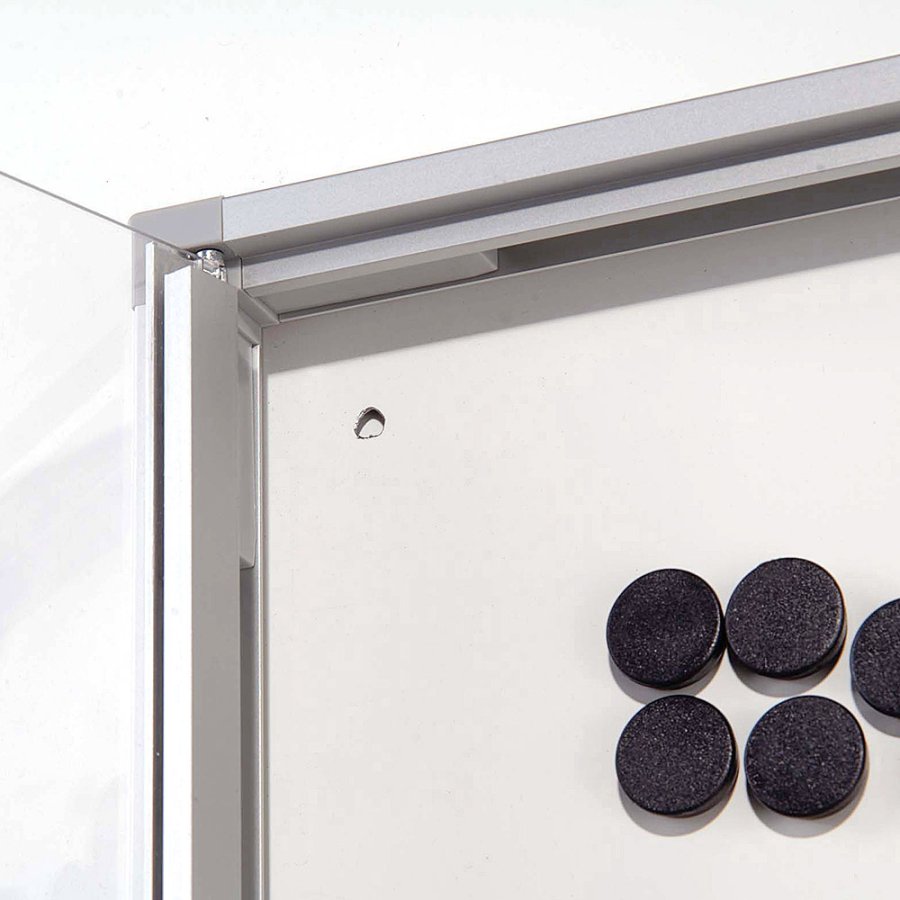 Infoboks med magnetisk whiteboard, l�s foran, 4 x A4, indend�rs, 51,5 x 68,5 cm