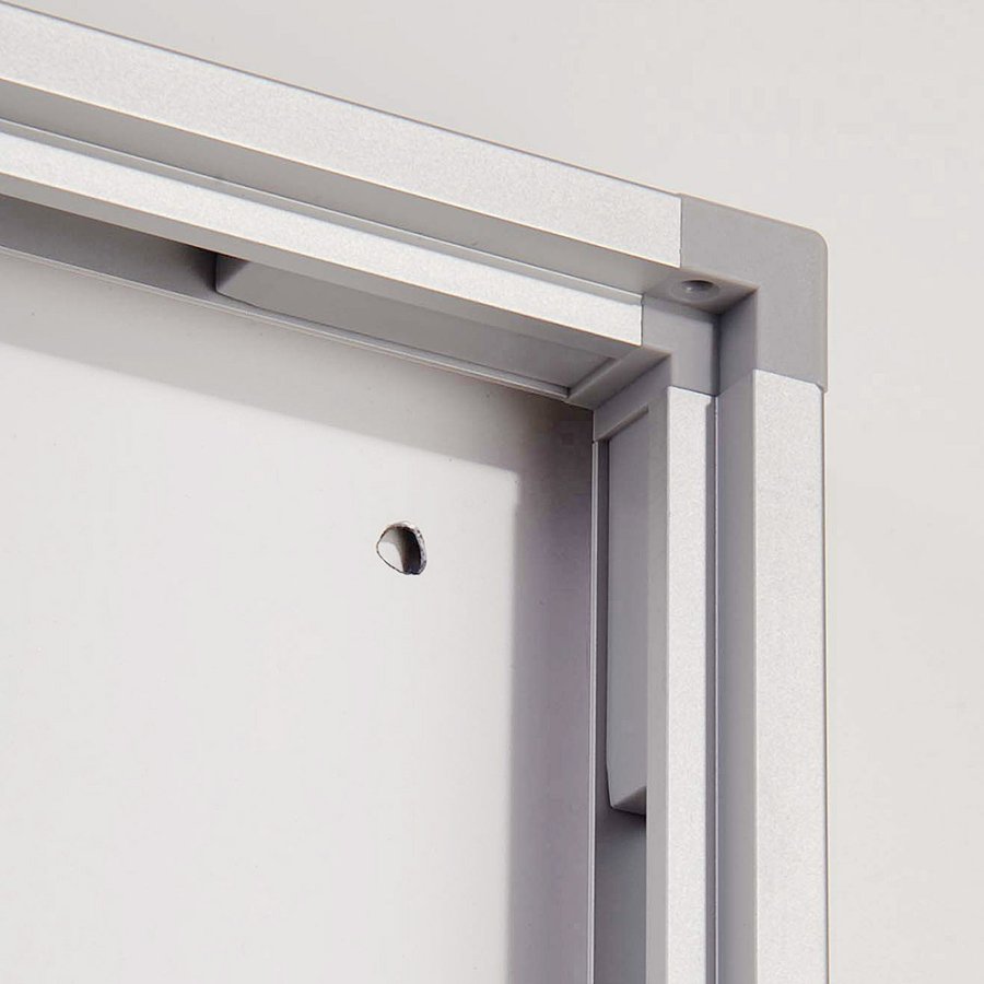 Infoboks med magnetisk whiteboard, l�s foran, 4 x A4, indend�rs, 51,5 x 68,5 cm